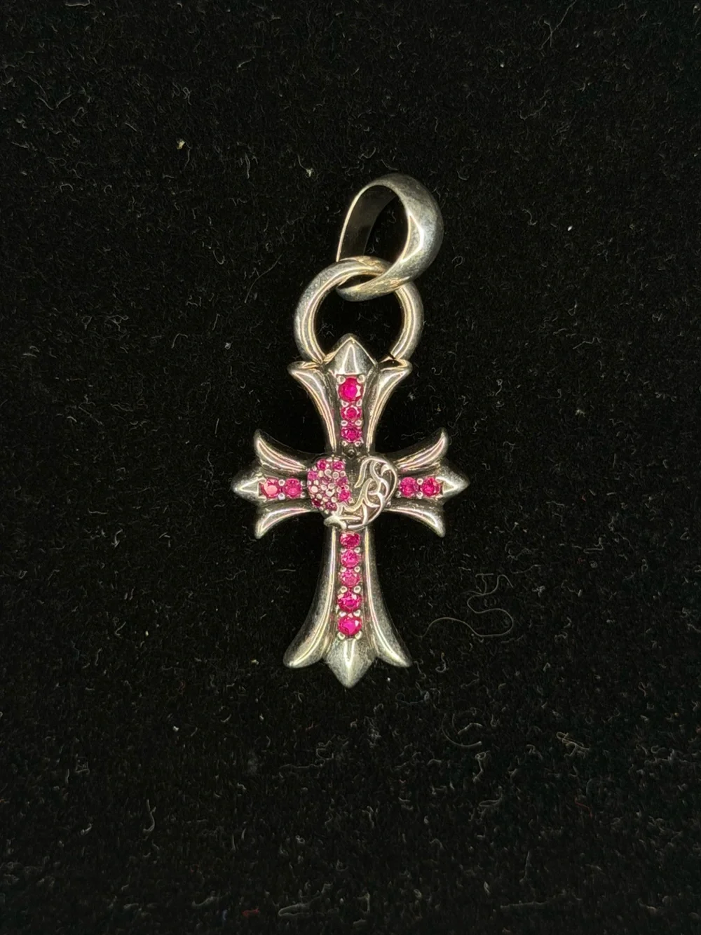 Chrome Hearts Floral Cross Heart Middle Pink Diamond Studded Unisex Pendant